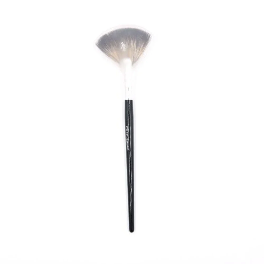 Sephora -‎ Pro Fan Brush 65